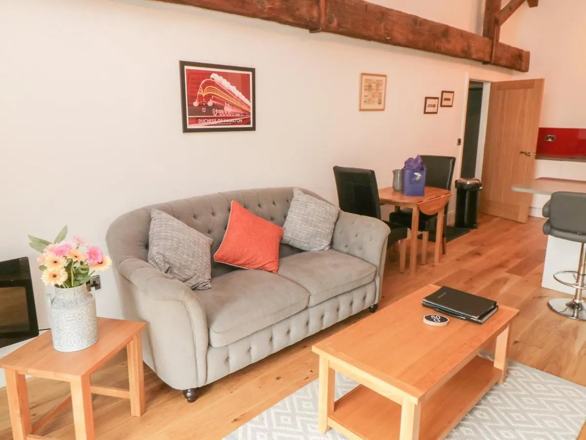 Duchess Of Hamilton Engine Shed Apartment