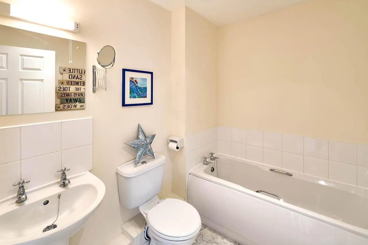Host & - The Scuttlebutt Townhouse *