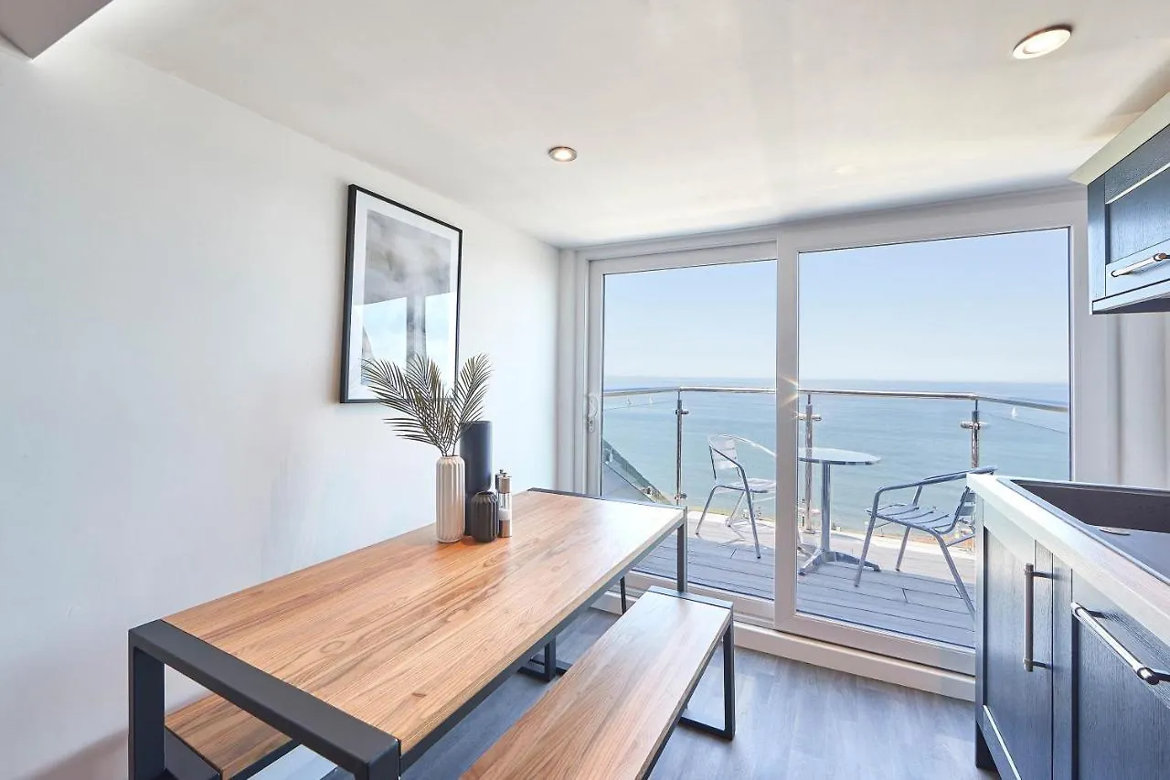 Host & - Pier View Penthouse *