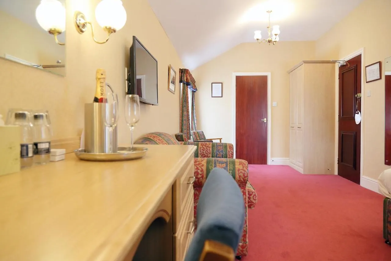 Hotel Saxonville 3*