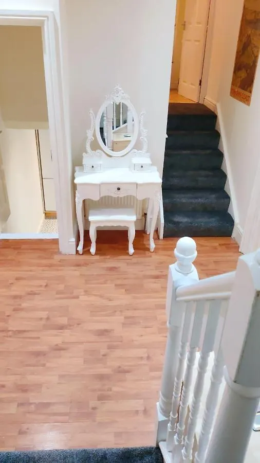 Full Nature Views Dancinglivingroom French Flat 惠特比