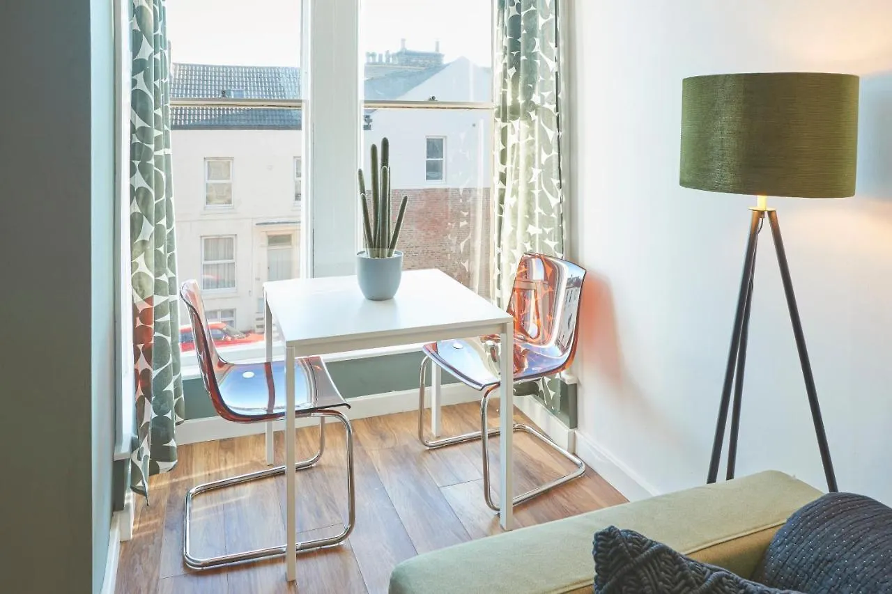 Host & - Abbey Nest Apartment