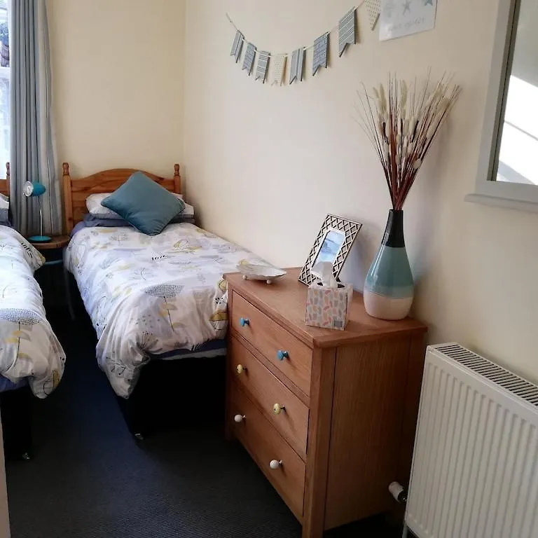 Apartment A Summer Place - Spacious Maisonette, Central Whitby, Sleeps 4, Close To Amenities