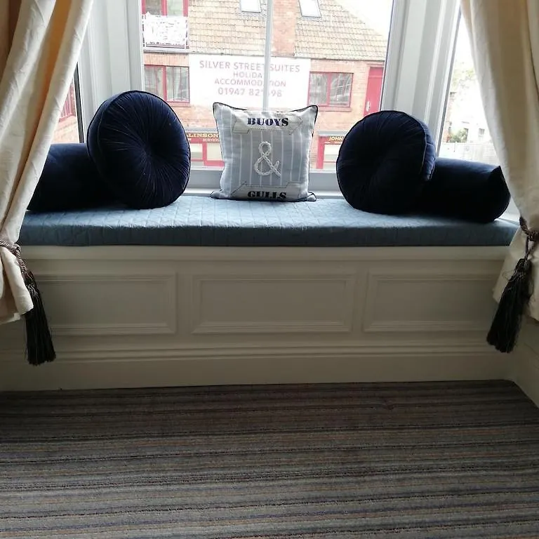 Apartment A Summer Place - Spacious Maisonette, Central Whitby, Sleeps 4, Close To Amenities