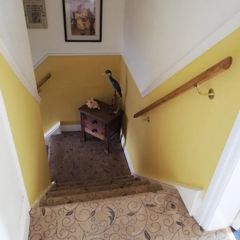 A Summer Place - Spacious Maisonette, Central Whitby, Sleeps 4, Close To Amenities Apartment *