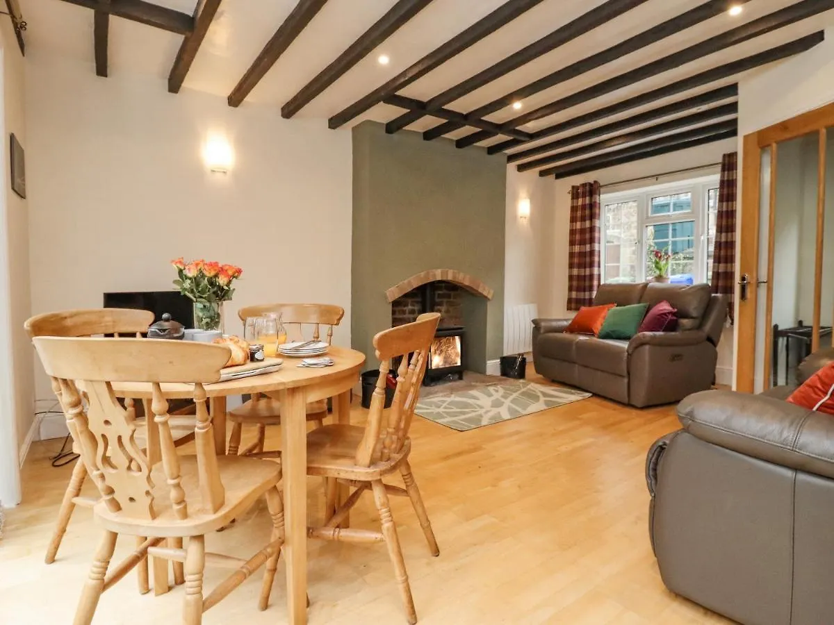 Riverbank View Holiday home *