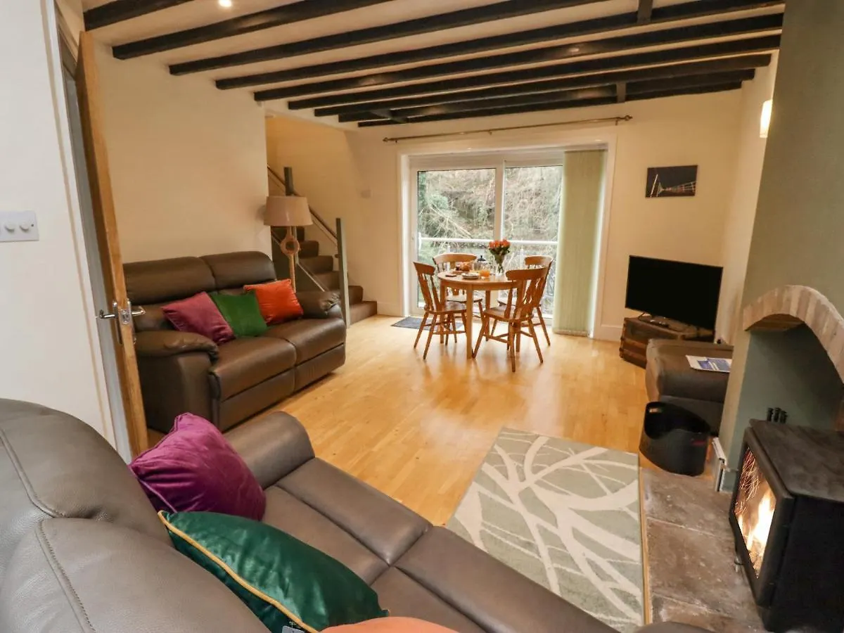Riverbank View Holiday home