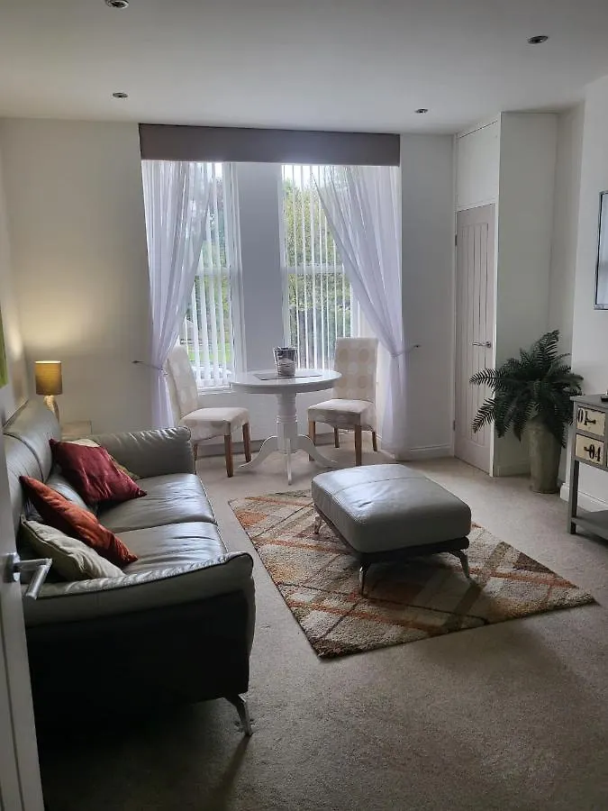 Firn By The Park Apartment Whitby