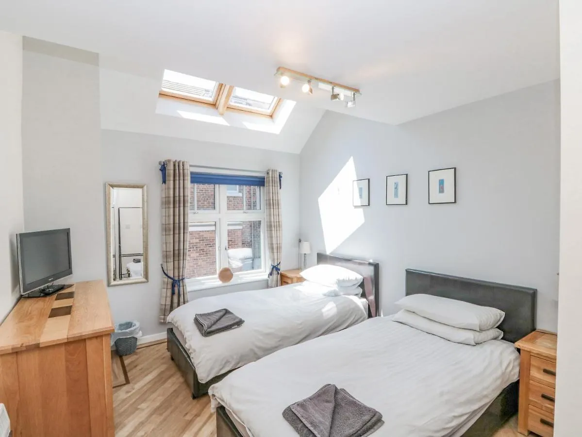 Harbour Apartment *
