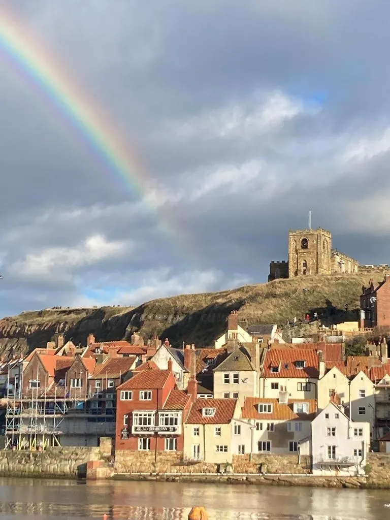 The Admirals Apartment Whitby