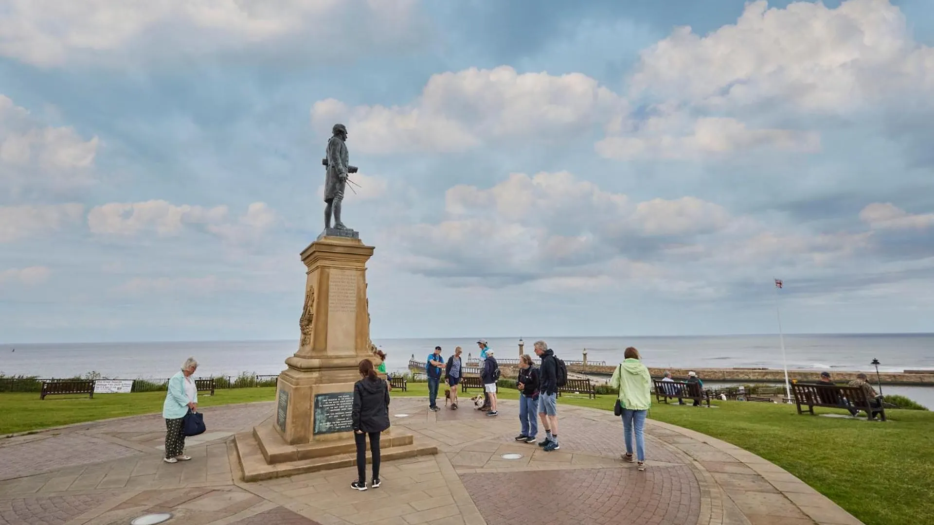 Host & - 4 The Mount * Whitby