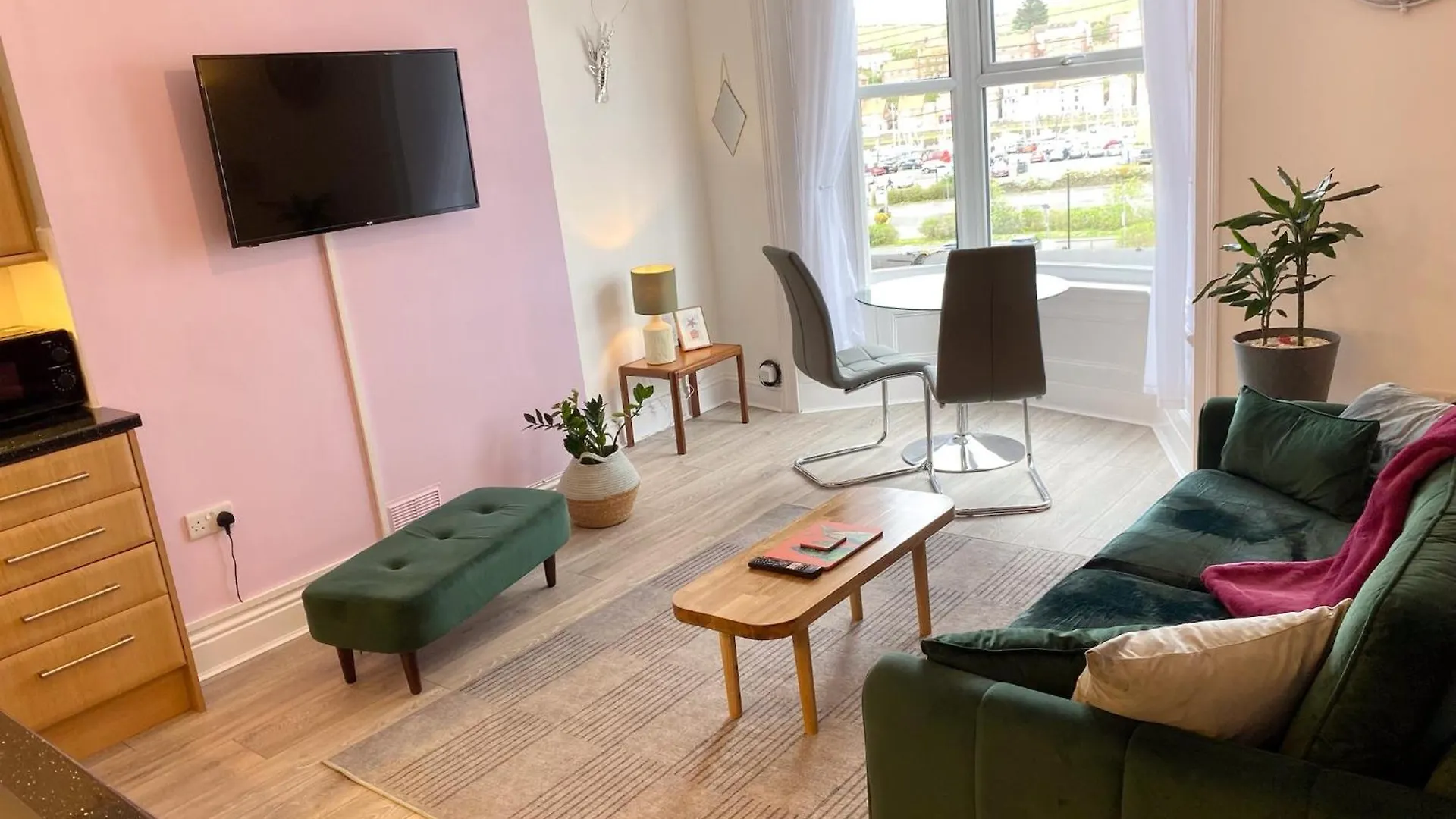 Tideway With Private Parking Space * Whitby