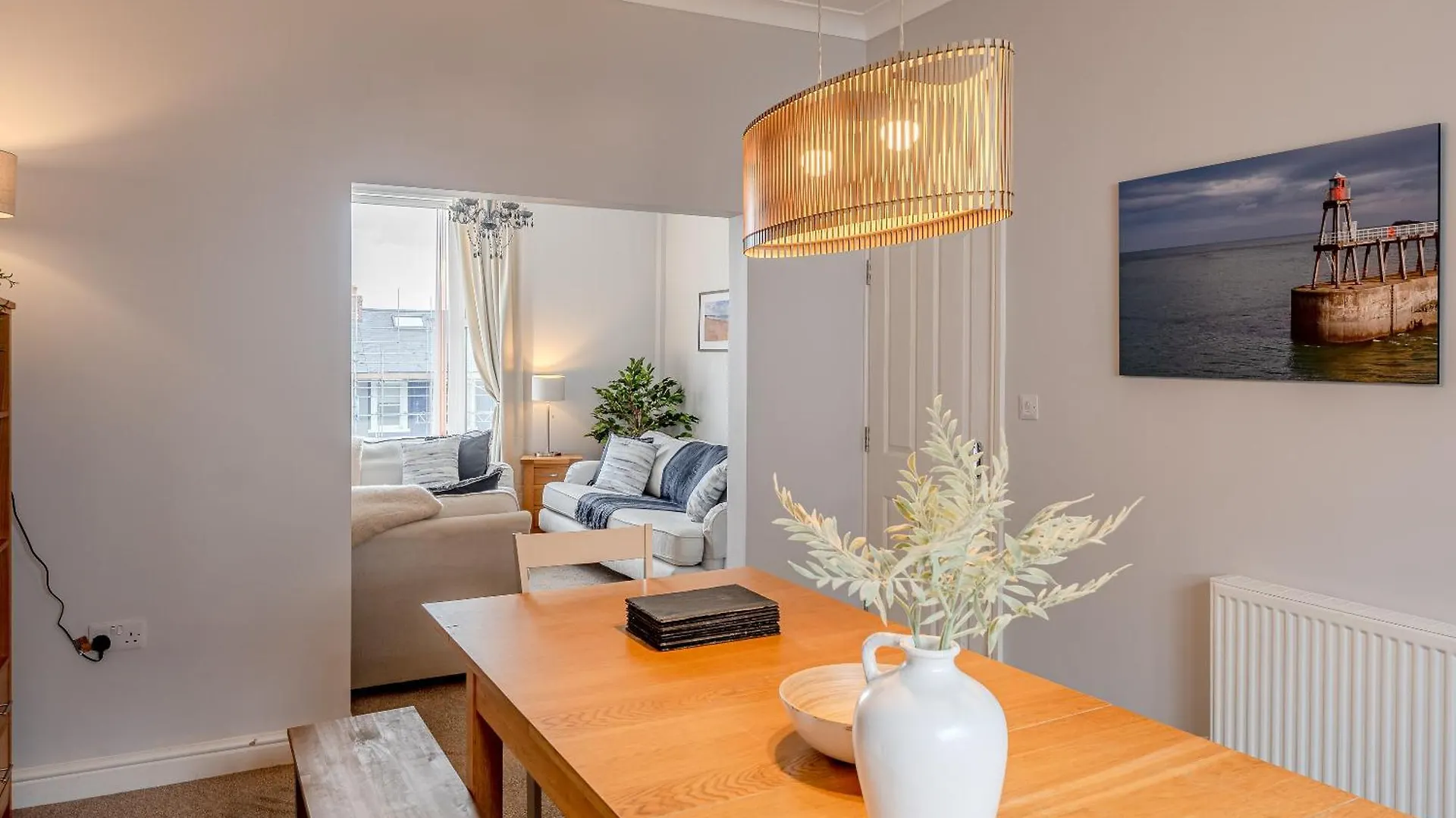 Rosemill - Large Pet Friendly With Off Road Parking Whitby