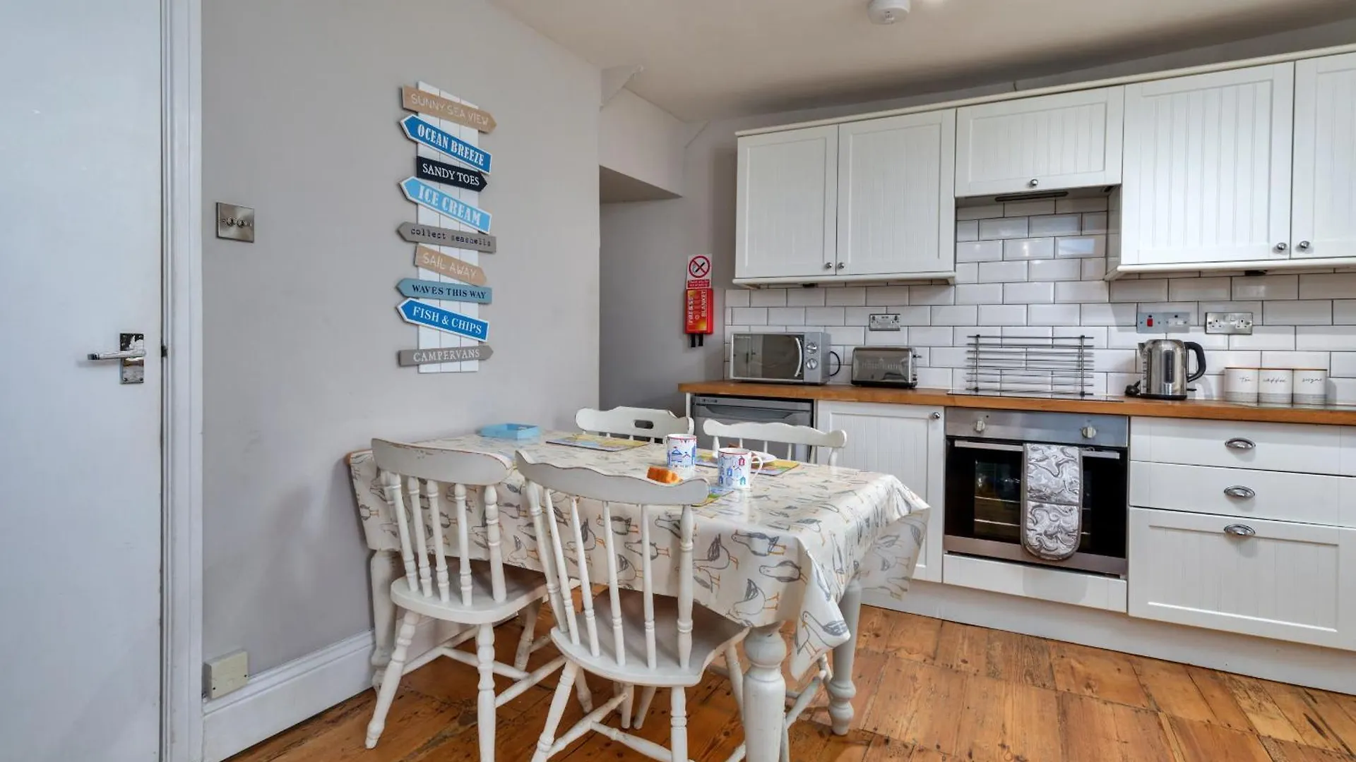 Finest Retreats - The Gulls Nest * Whitby