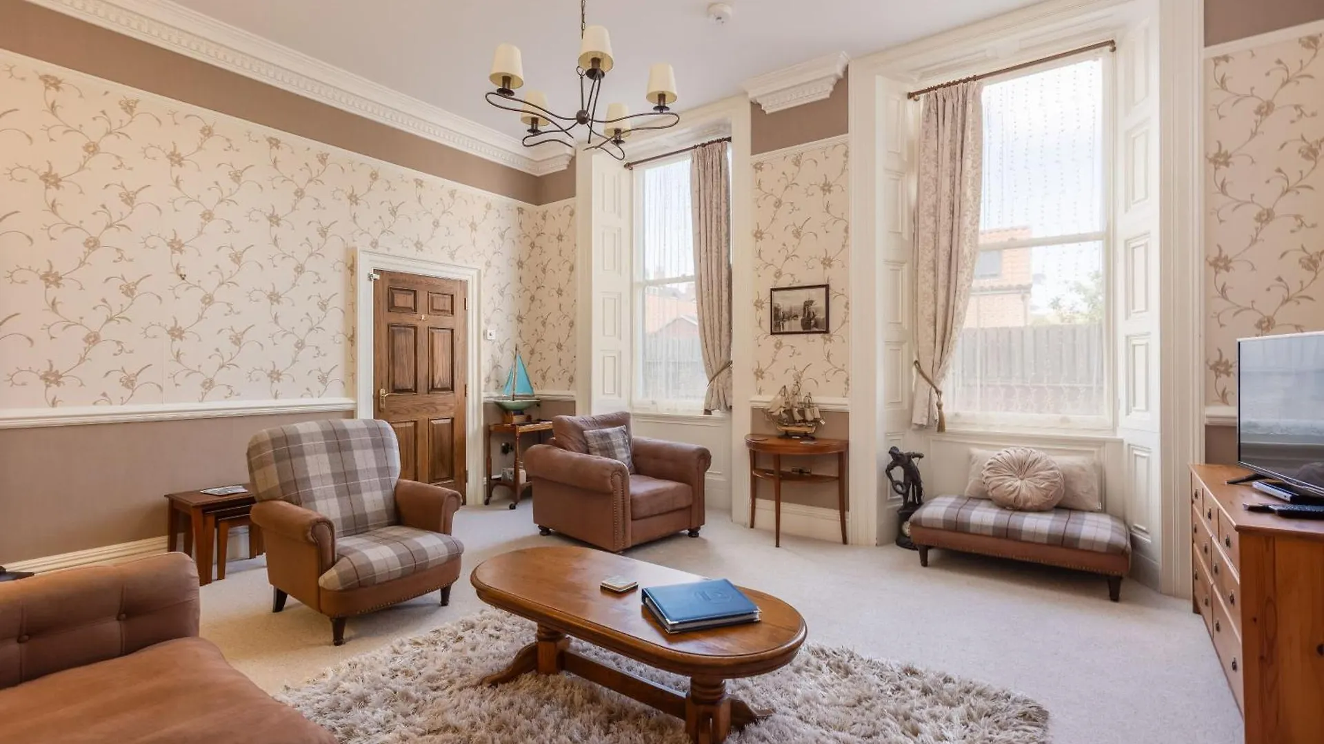 Mariners Hall - Elegant Close To Town Centre Holiday home