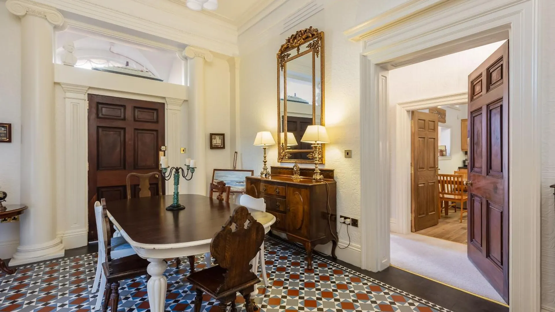 Mariners Hall - Elegant Close To Town Centre