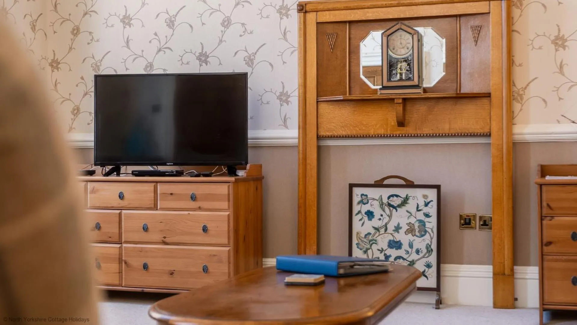 Mariners Hall - Elegant Close To Town Centre