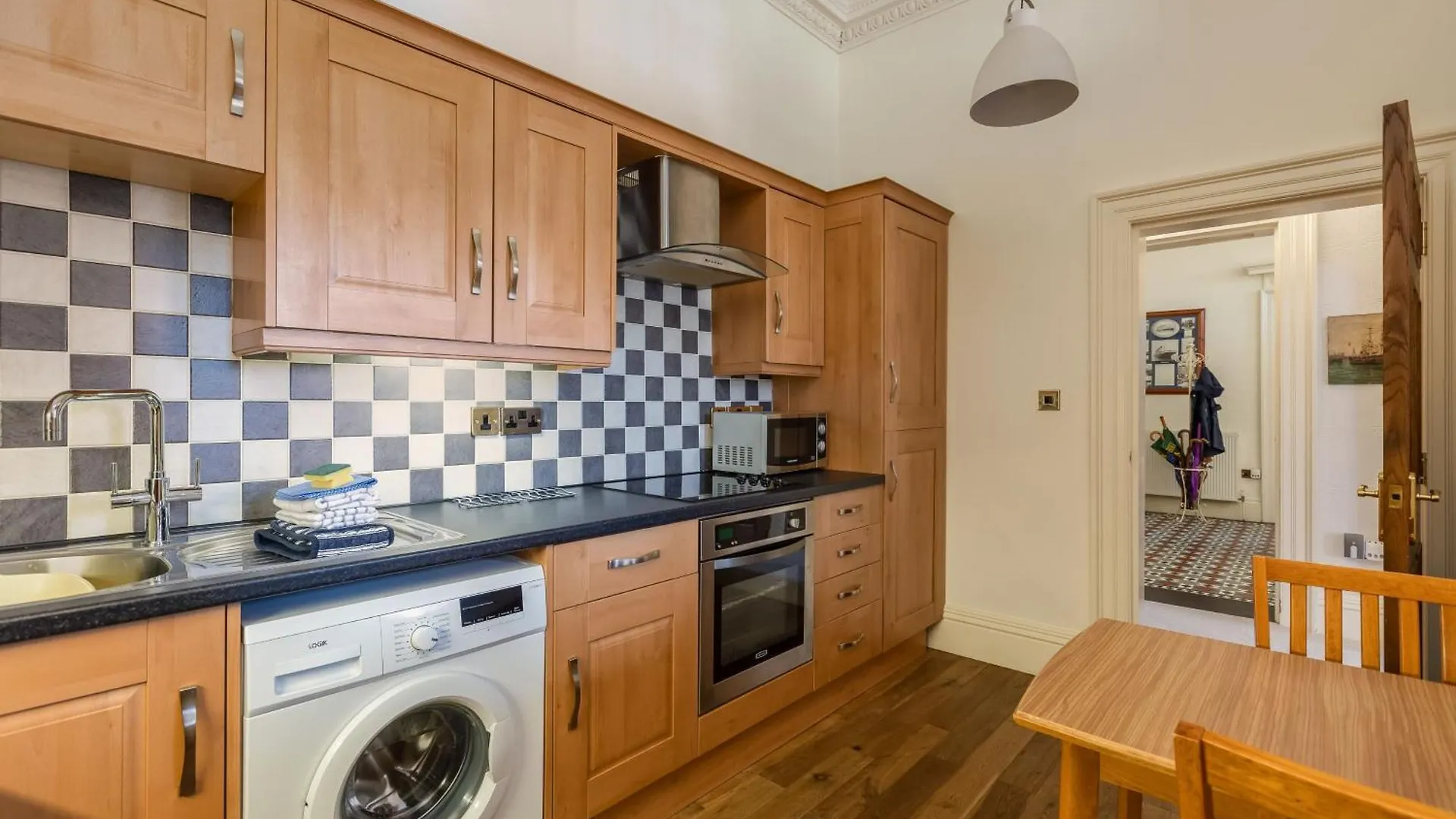 Holiday home Mariners Hall - Elegant Close To Town Centre *