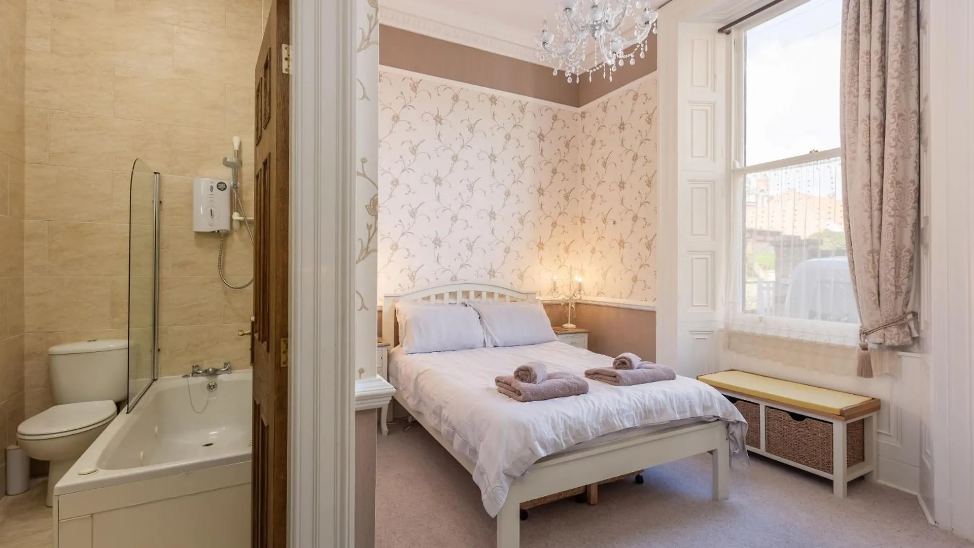 Mariners Hall - Elegant Close To Town Centre *