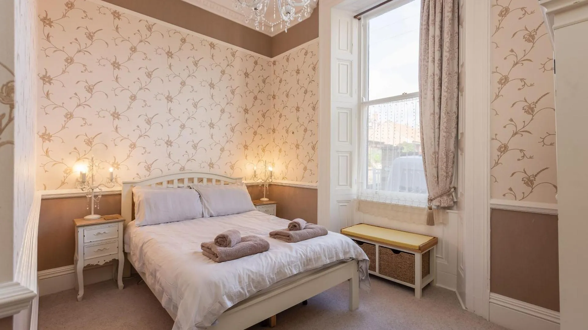 Holiday home Mariners Hall - Elegant Close To Town Centre *