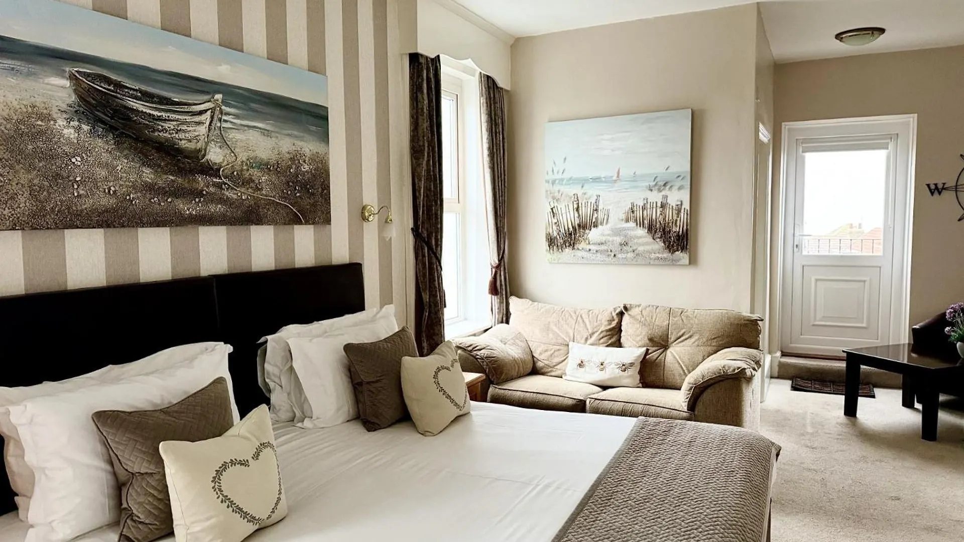 The White House Inn - Whitby 4*