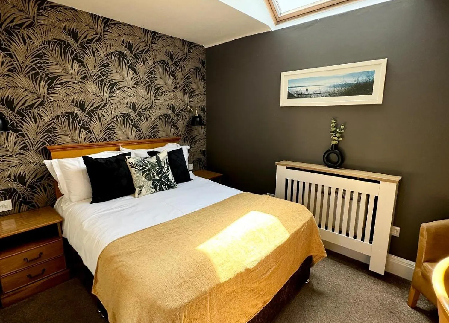 The White House Inn - Whitby Уитби