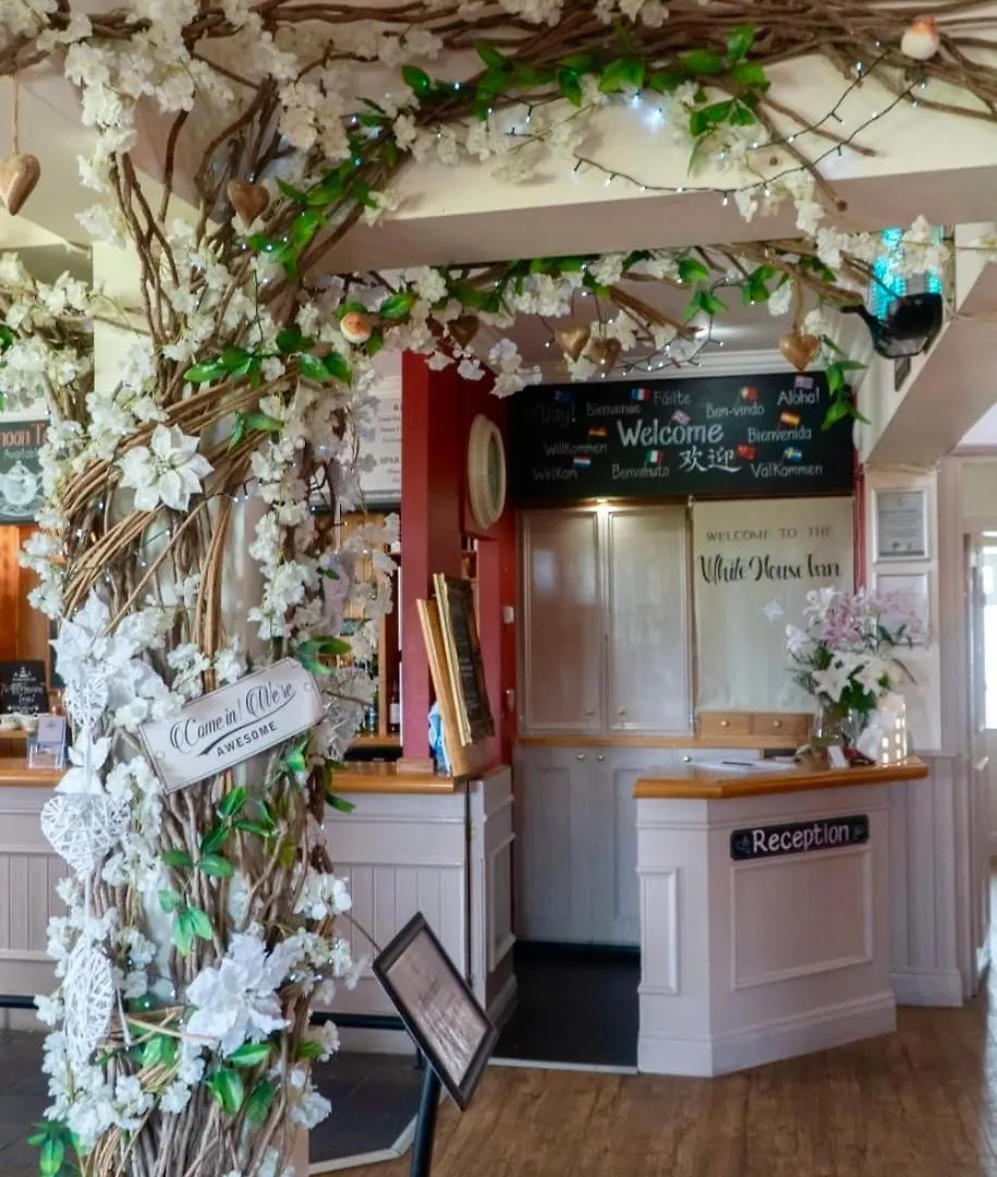 The White House Inn - Whitby 4*