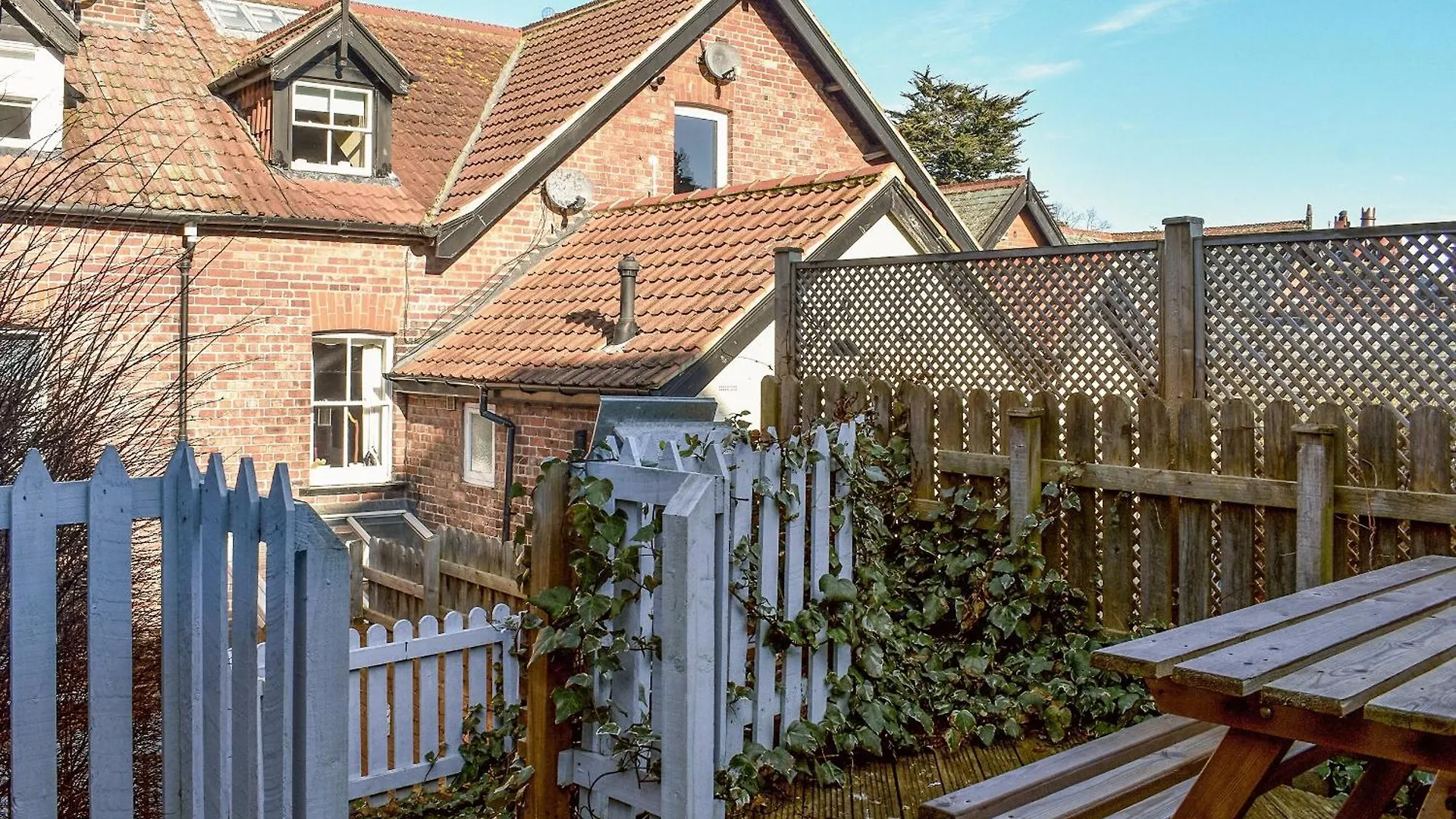 Holiday home Laburnum House *