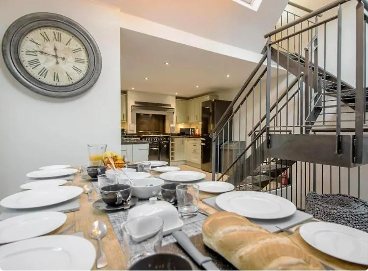 The Old Bakery - Luxury Three Bed House With Roof Terrace Whitby
