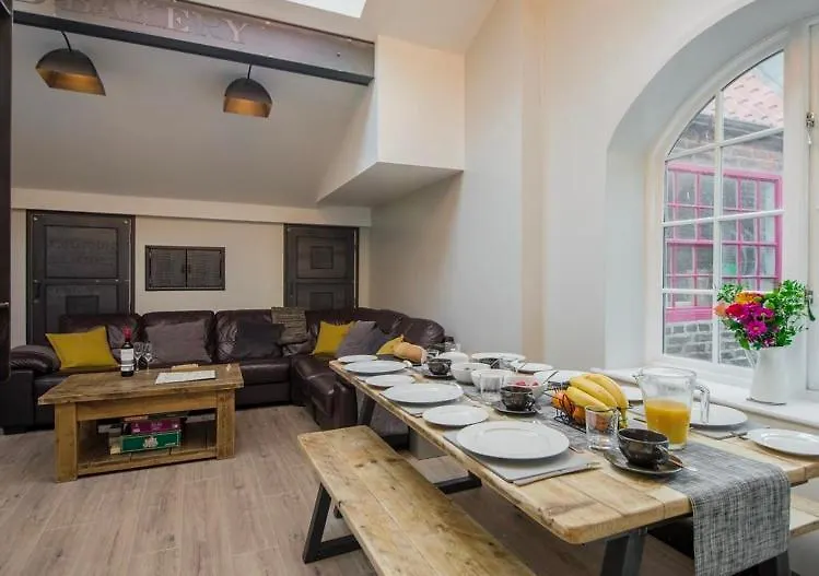 Ferienhaus The Old Bakery - Luxury Three Bed House With Roof Terrace Whitby