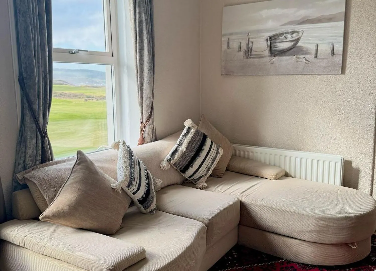 Мини-отель The White House Inn - Whitby 4*
