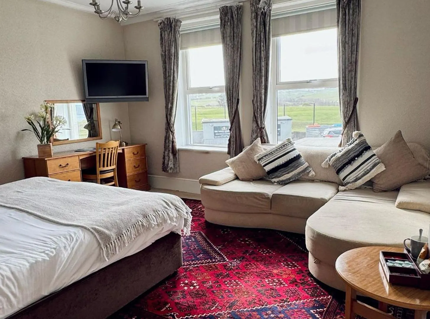 The White House Inn - Whitby Мини-отель