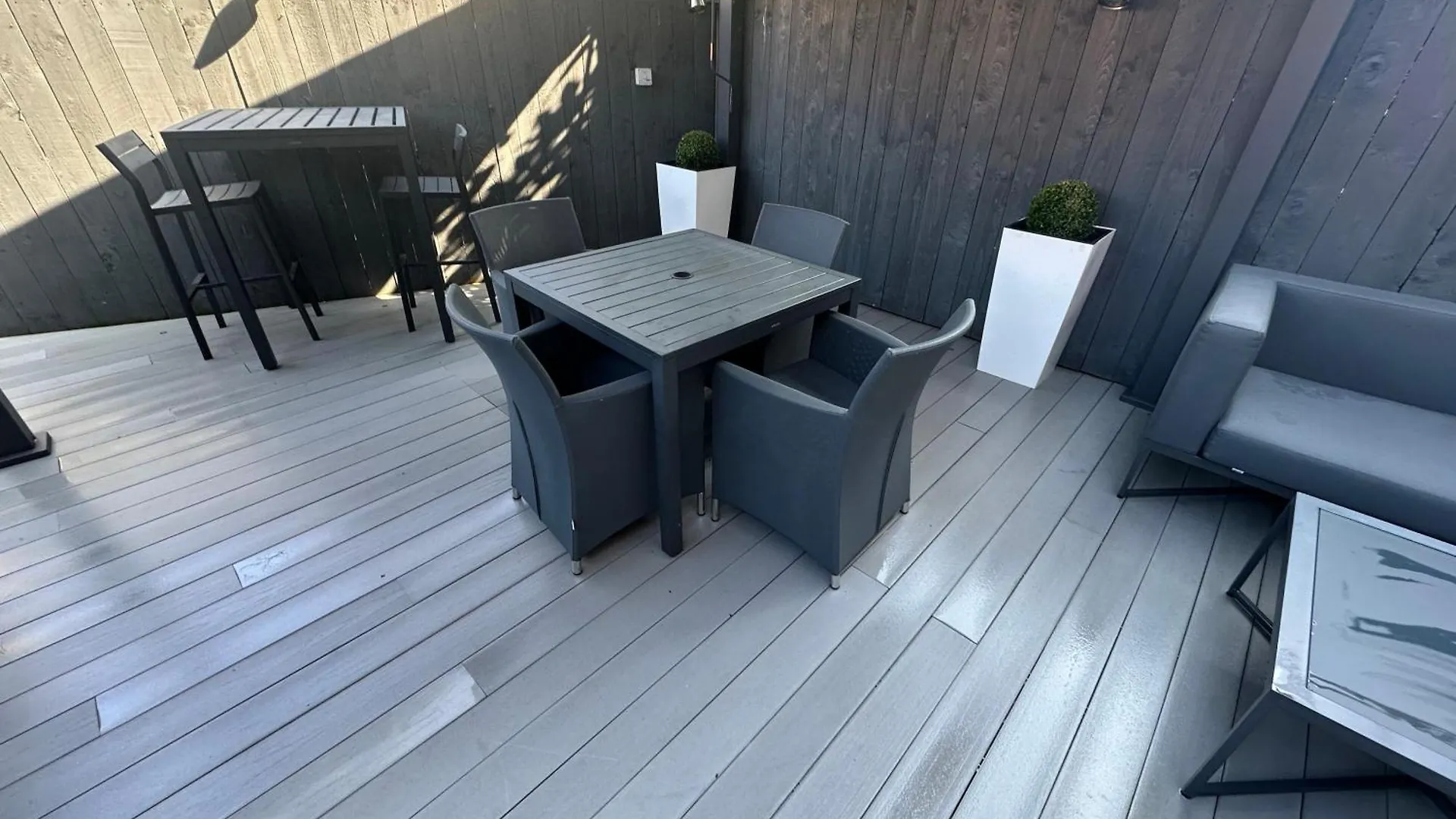 Sugar Reef - A Fantastic Modern House With Garden, Free Parking For 2 Cars, Free Use Of Electric Vehicle Point, Beach, Shops, Bars And Restaurants Just A 10 Minute Walk Away! * 휫비