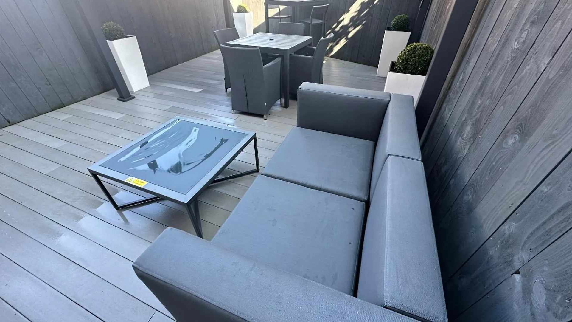 Sugar Reef - A Fantastic Modern House With Garden, Free Parking For 2 Cars, Free Use Of Electric Vehicle Point, Beach, Shops, Bars And Restaurants Just A 10 Minute Walk Away! 펜션 휫비