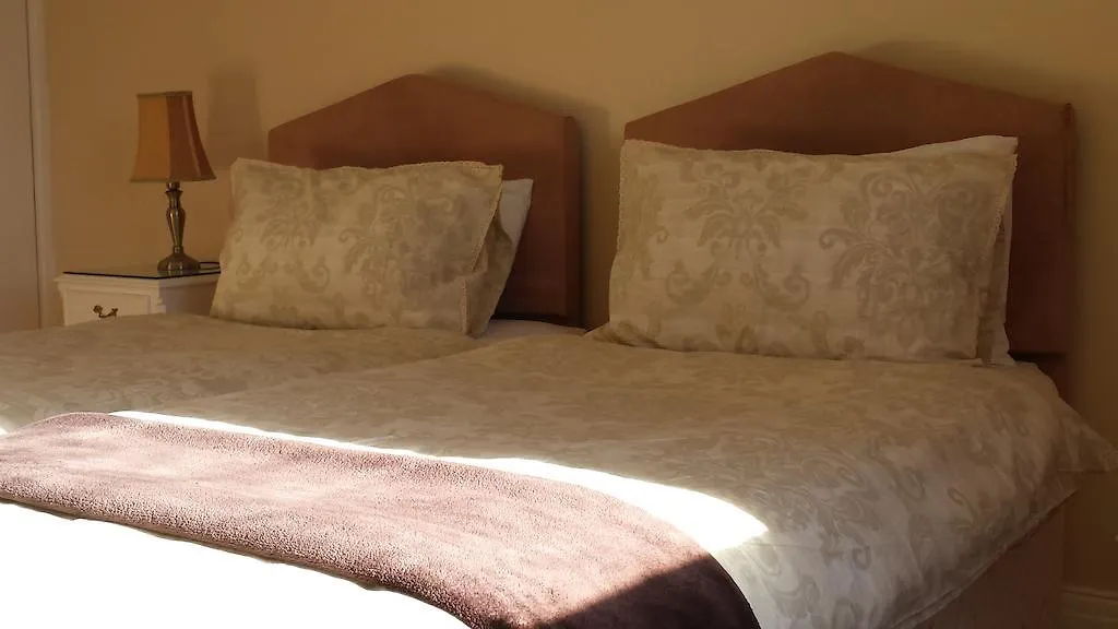 Elm Grove Bed & Breakfast 2*