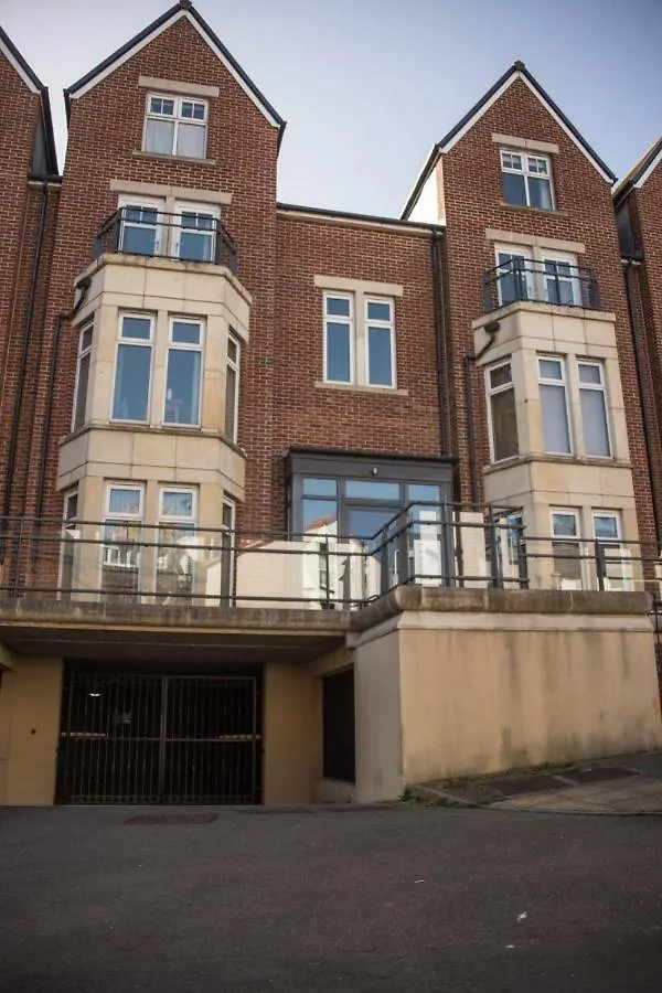 Pinot Perch Apartment Whitby