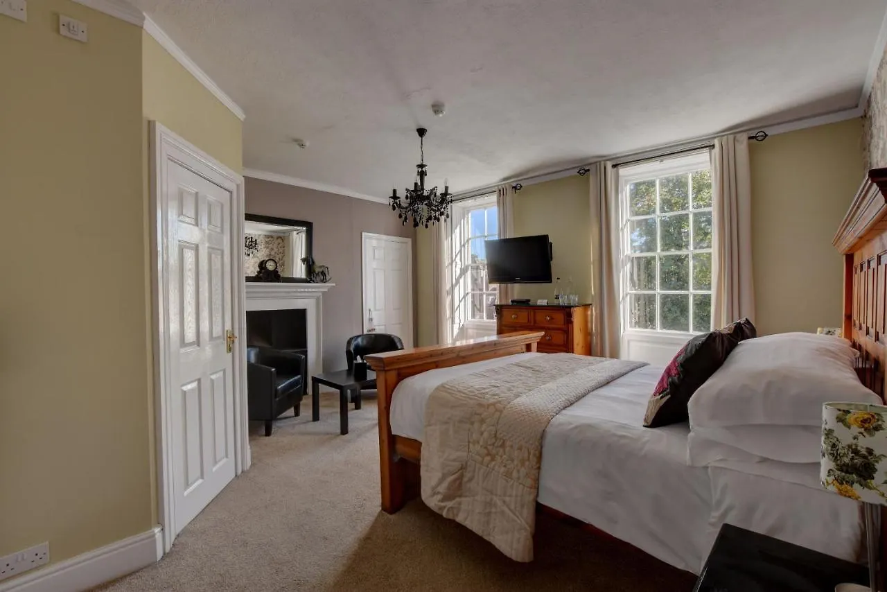 White Linen Whitby, Only Pensjonat