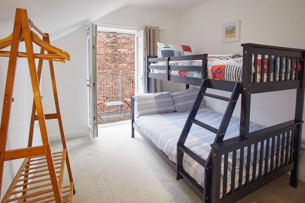 Apartment Host & - Number 3 At Pannett Whitby