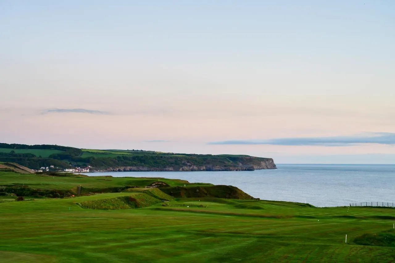 Мини-отель The White House Inn - Whitby 4*