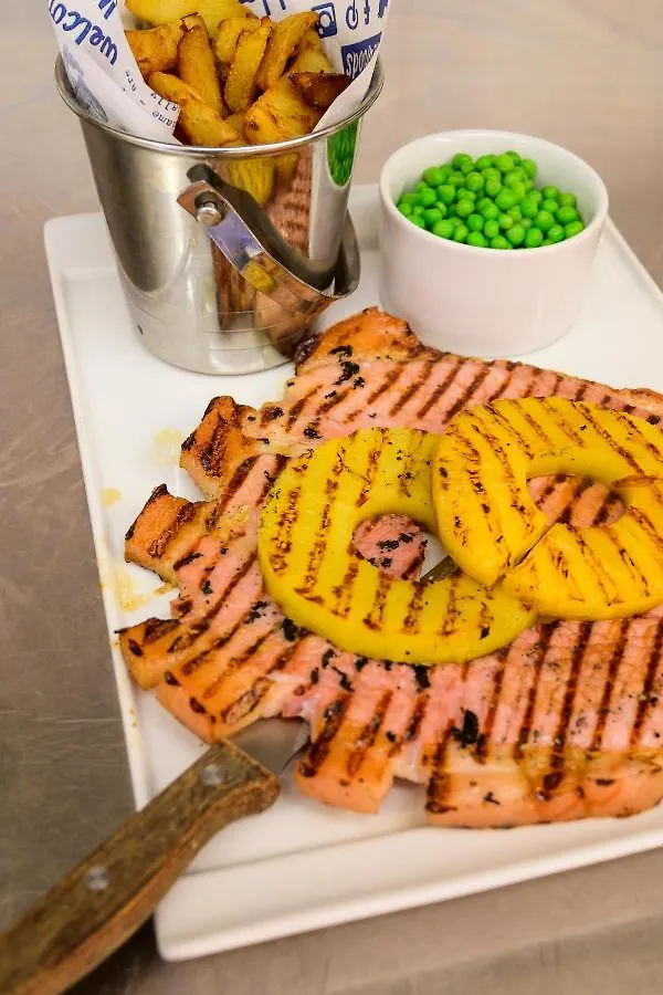 The White House Inn - Whitby Мини-отель