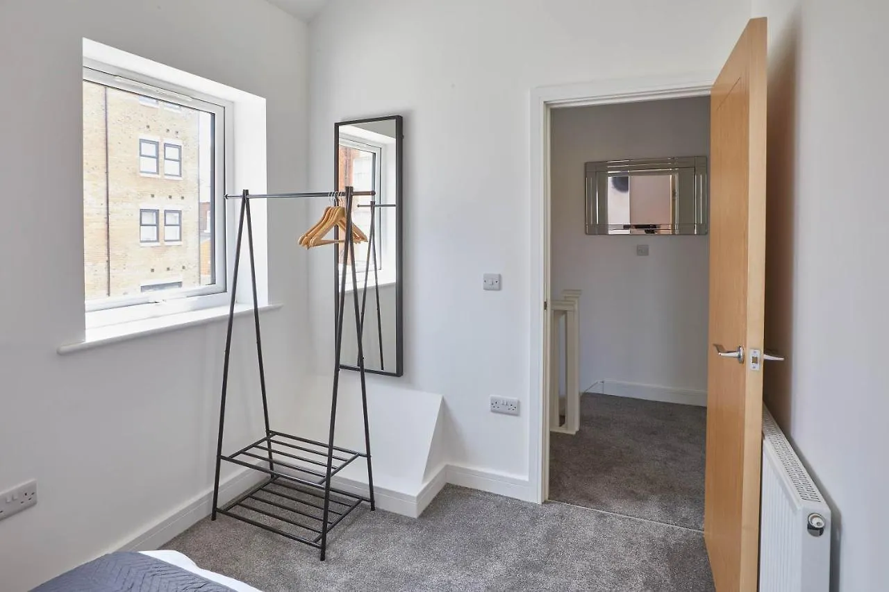 Host & - Welton View