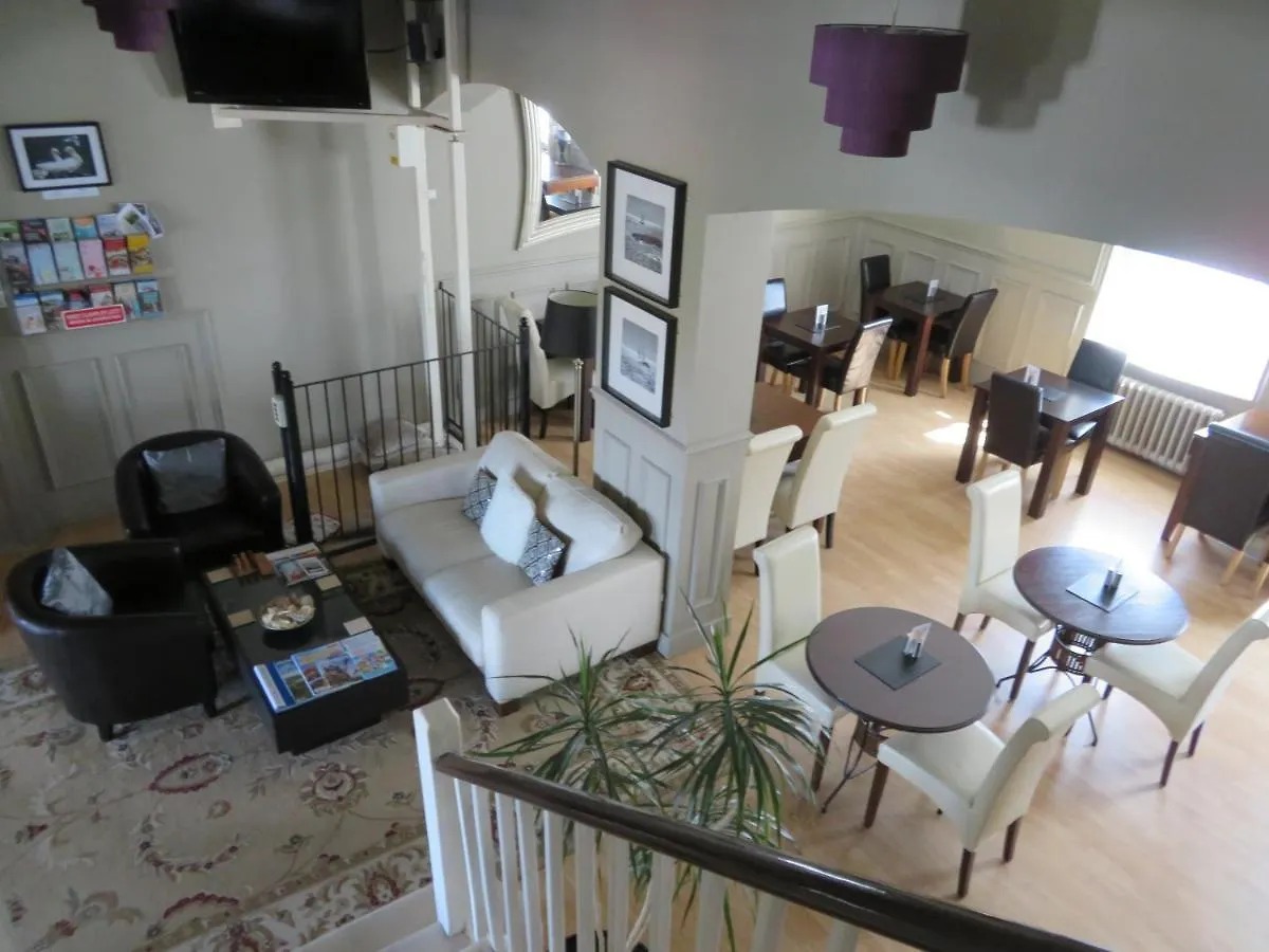 Crescent Garden House Bed & Breakfast 5*