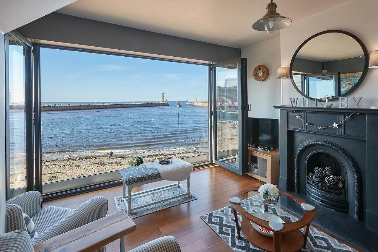 Holiday home Host & - No 3 Sandside Whitby