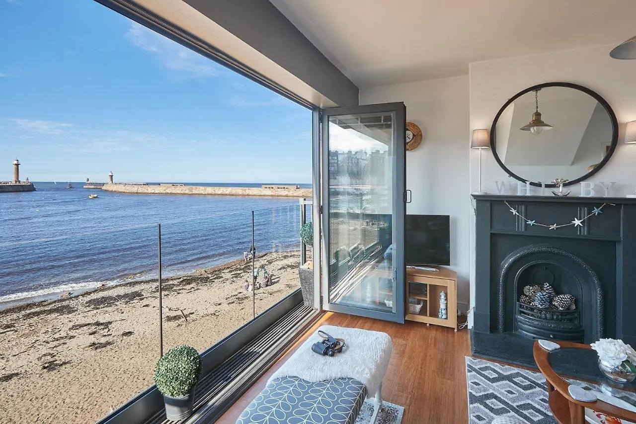 Host & - No 3 Sandside Holiday home *