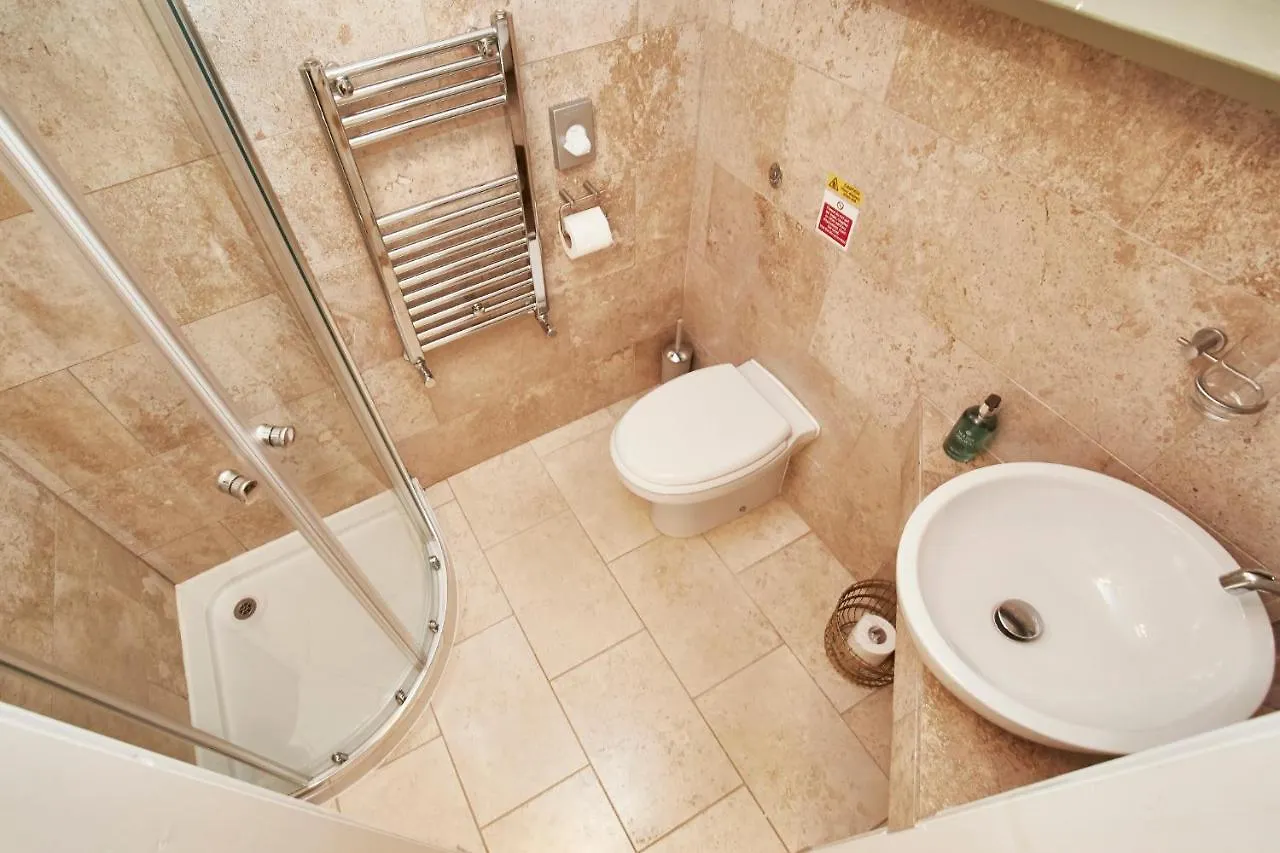 Bed & Breakfast Dillons Of 5*