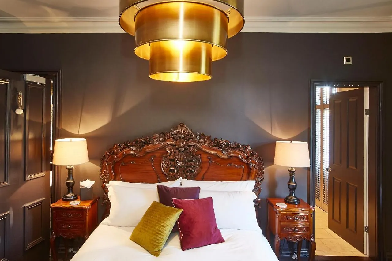 Dillons Of 5* Whitby