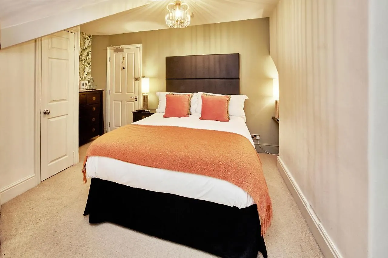 Dillons Of 5* Whitby
