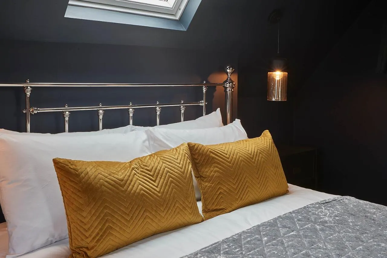 Host & - The Loft At Skinner St Apartment *
