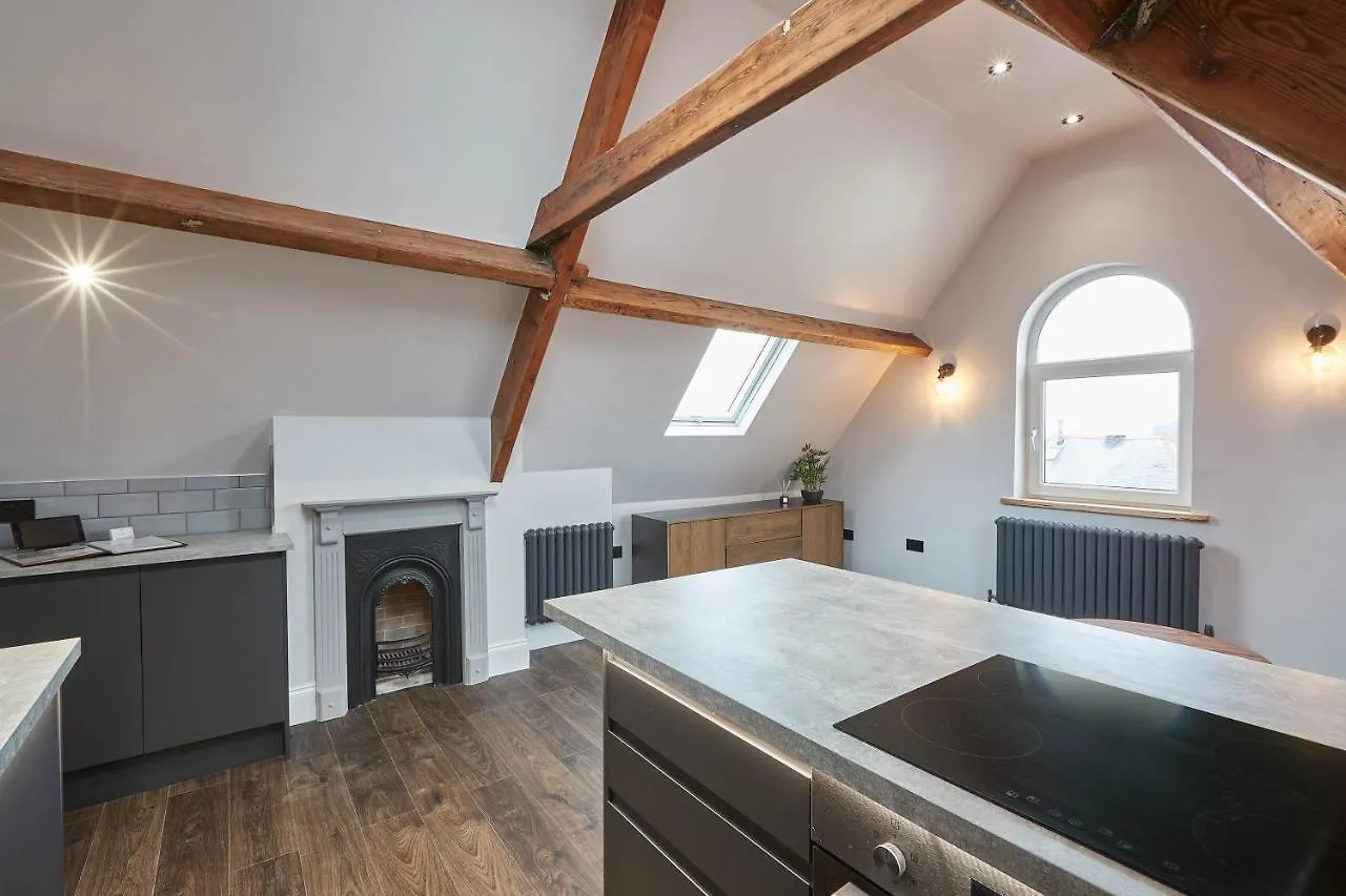 Host & - The Loft At Skinner St *