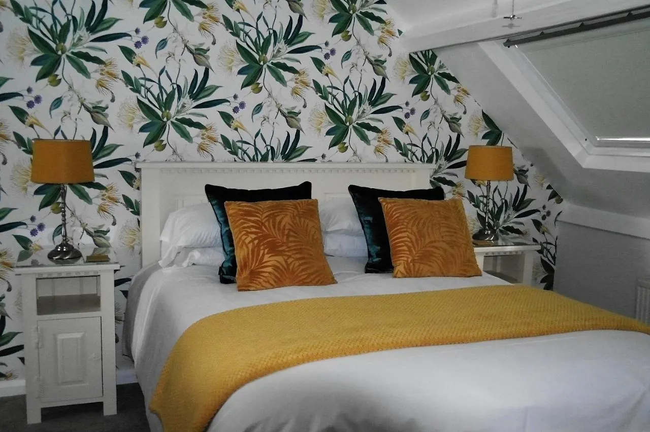 White Linen Whitby, Only Guest house 4*